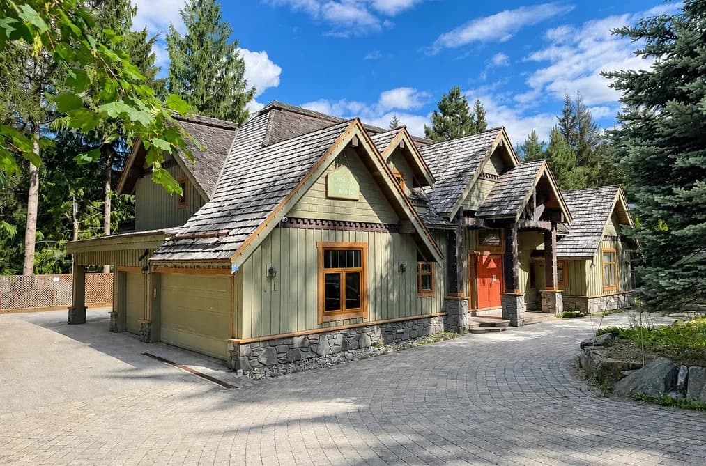 3012 ALPINE CRESCENT, Whistler, BC — Residential for Sale - Photo 2