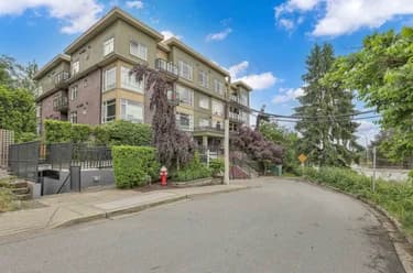 Condo for sale at 302 11566 224 Street Maple Ridge British Columbia - MLS: R3105131