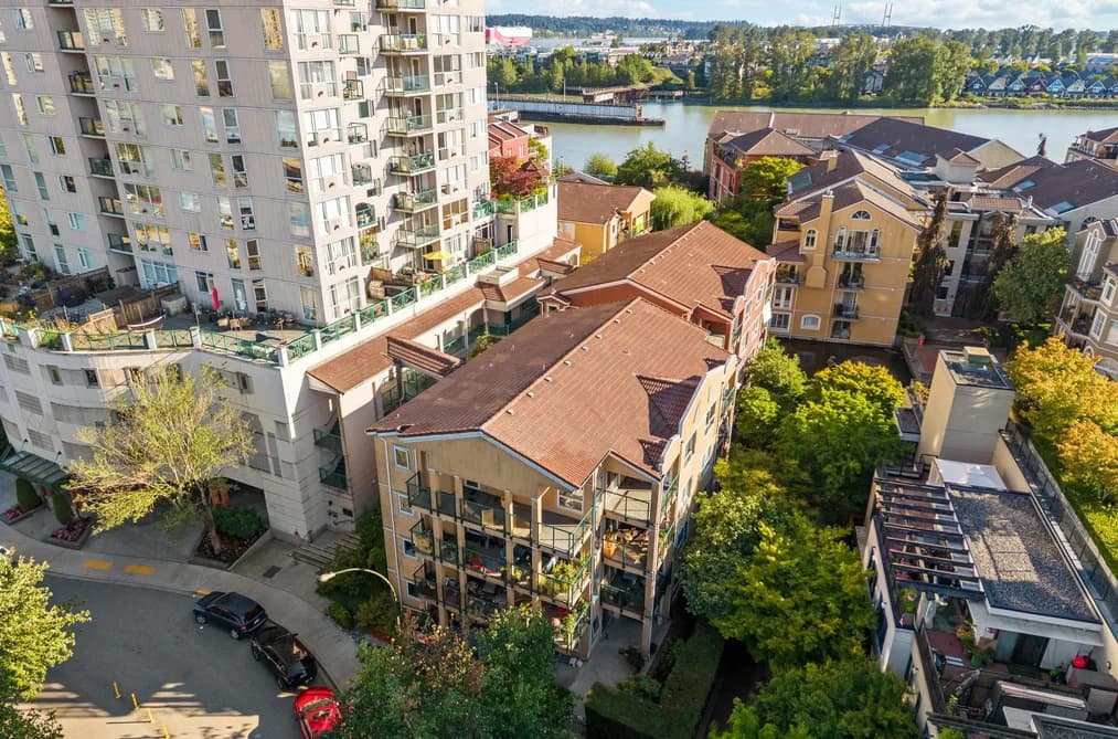 302 12 LAGUNA COURT, New Westminster, BC — Residential for Sale - Main Photo