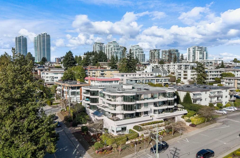 302 1250 MARTIN STREET, White Rock, BC — Residential for Sale - Photo 2
