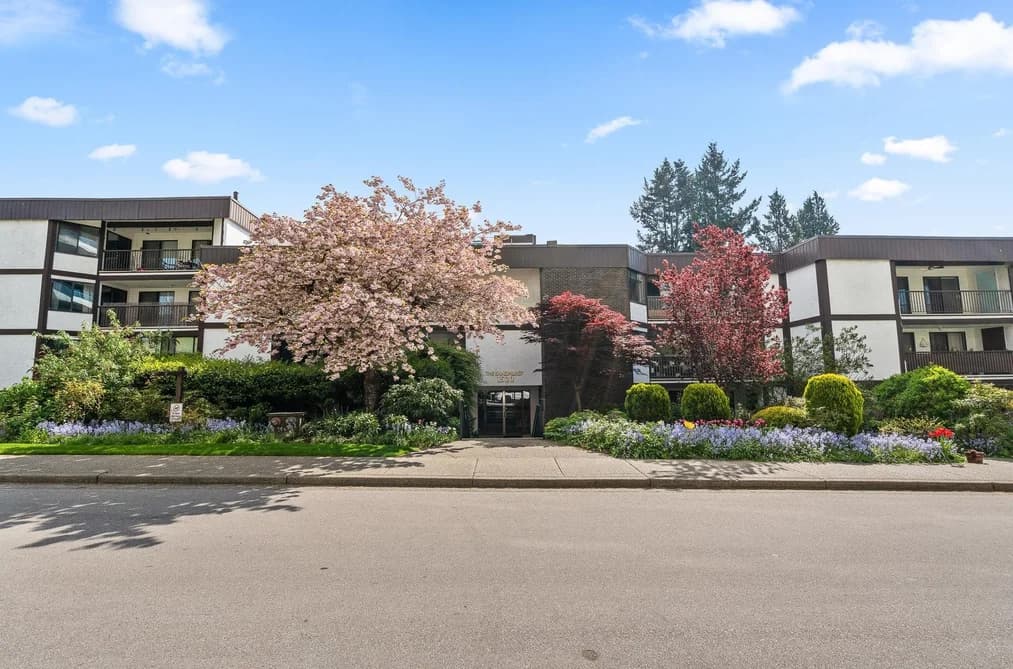 302 1520 VIDAL STREET, White Rock, BC — Residential for Sale - Photo 2