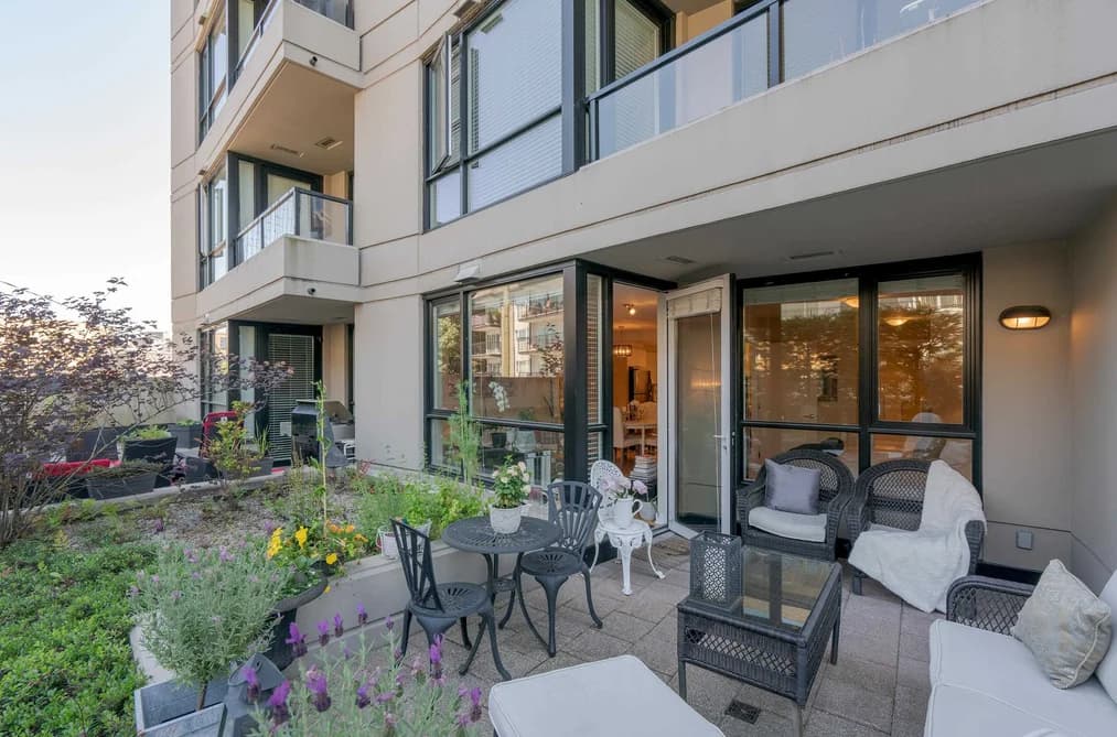 302 160 W 3RD STREET, North Vancouver, BC — Residential for Sale - Main Photo