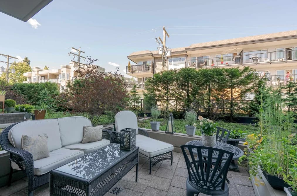 302 160 W 3RD STREET, North Vancouver, BC — Residential for Sale - Photo 2