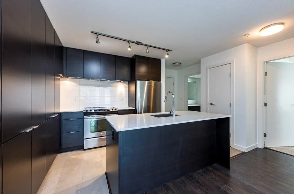 302 1677 LLOYD AVENUE, North Vancouver, BC — Residential for Sale - Photo 2