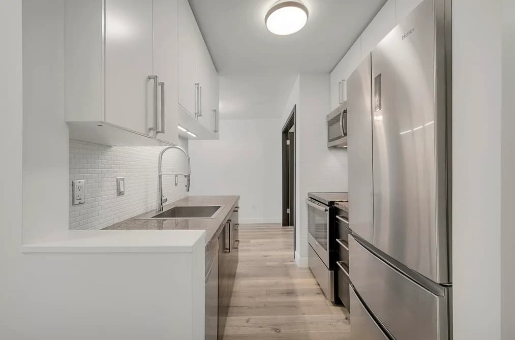 302 170 E 3RD STREET, North Vancouver, BC — Residential for Sale - Photo 2