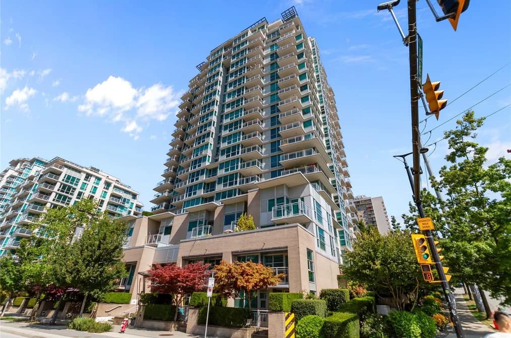 302 188 E ESPLANADE, North Vancouver, BC — Residential for Sale - Main Photo