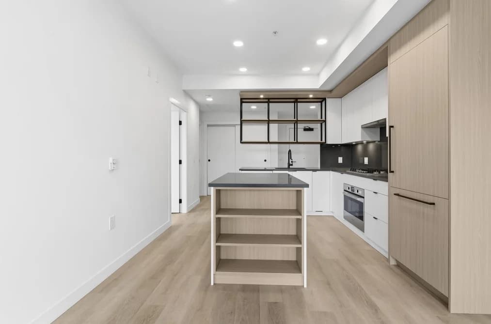 302 2268 E BROADWAY, Vancouver, BC — Residential for Sale - Photo 2