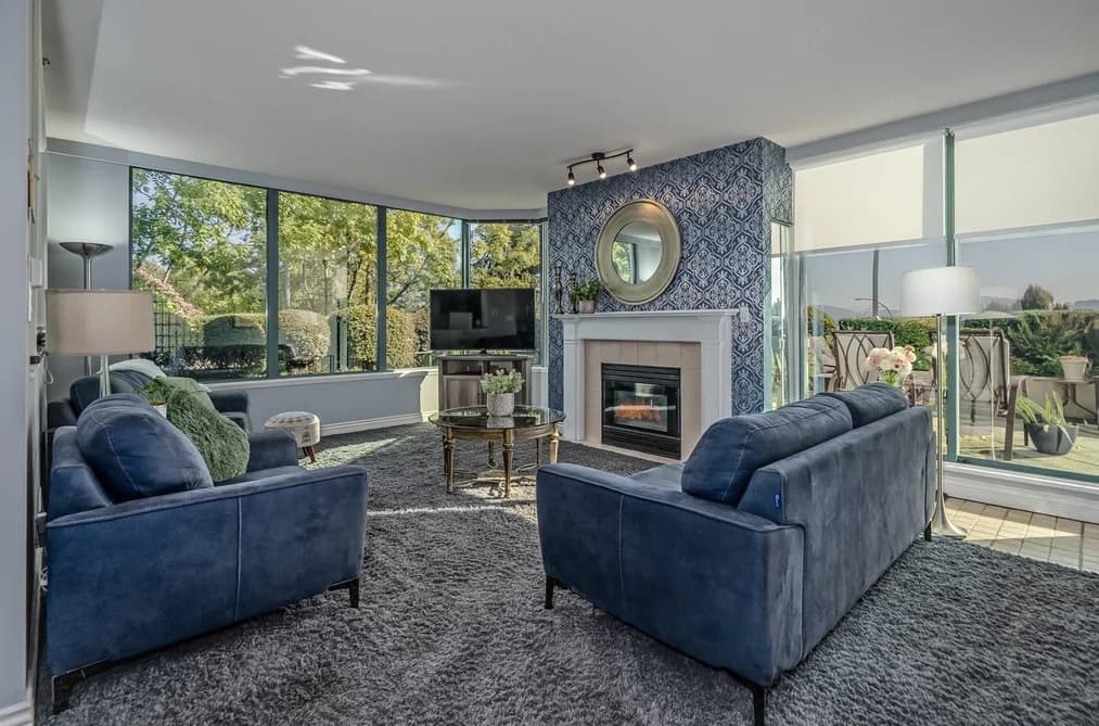 302 32330 SOUTH FRASER WAY, Abbotsford, BC — Residential for Sale - Photo 2