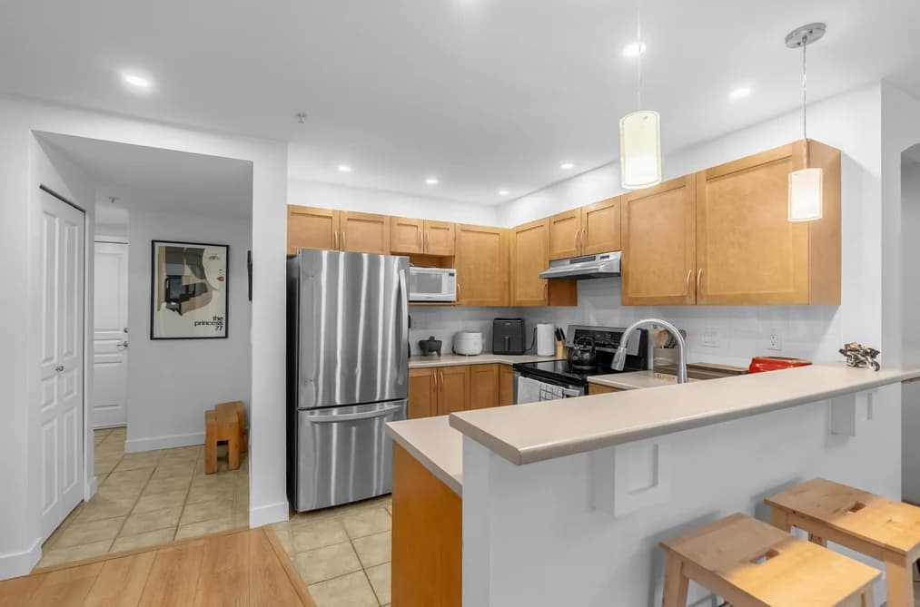 302 333 E 1ST STREET, North Vancouver, BC — Residential for Sale - Photo 2