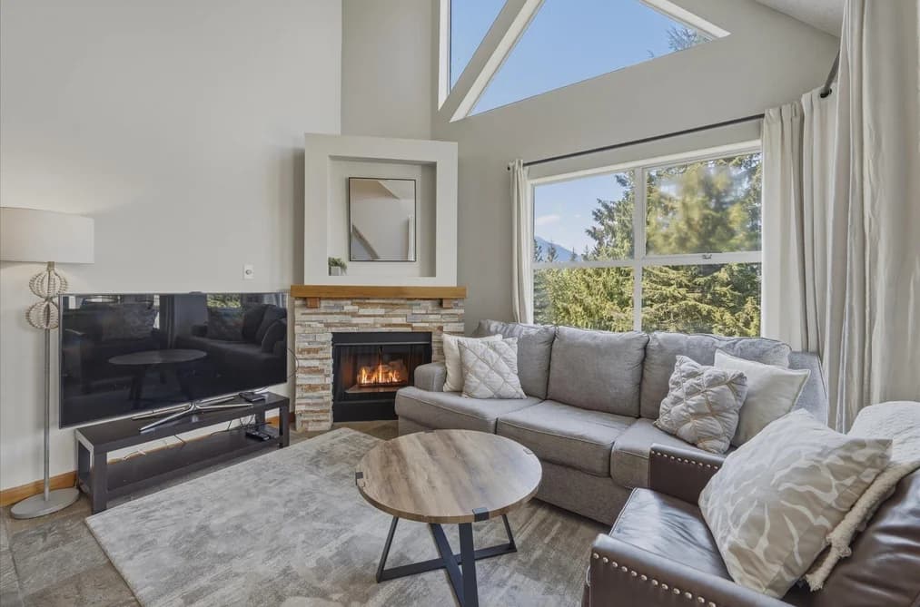 302 4749 SPEARHEAD DRIVE, Whistler, BC — Residential for Sale - Photo 2