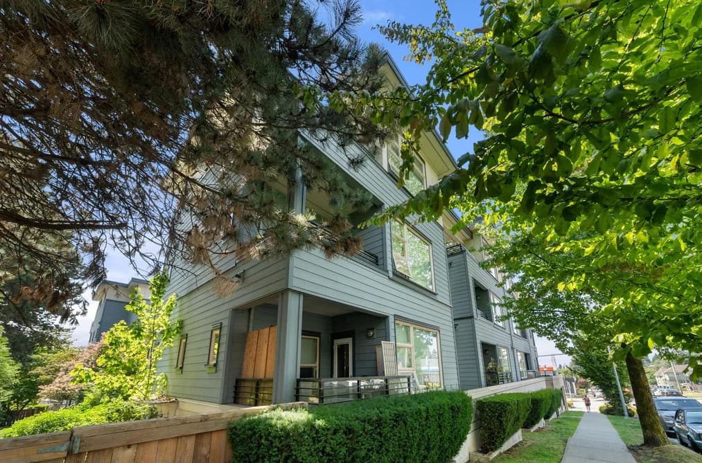 302 709 12TH STREET, New Westminster, BC — Residential for Sale - Photo 2