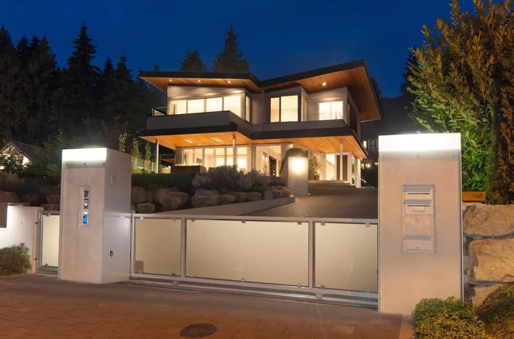 3023 MATHERS AVENUE, West Vancouver, BC — Residential for Sale - Main Photo