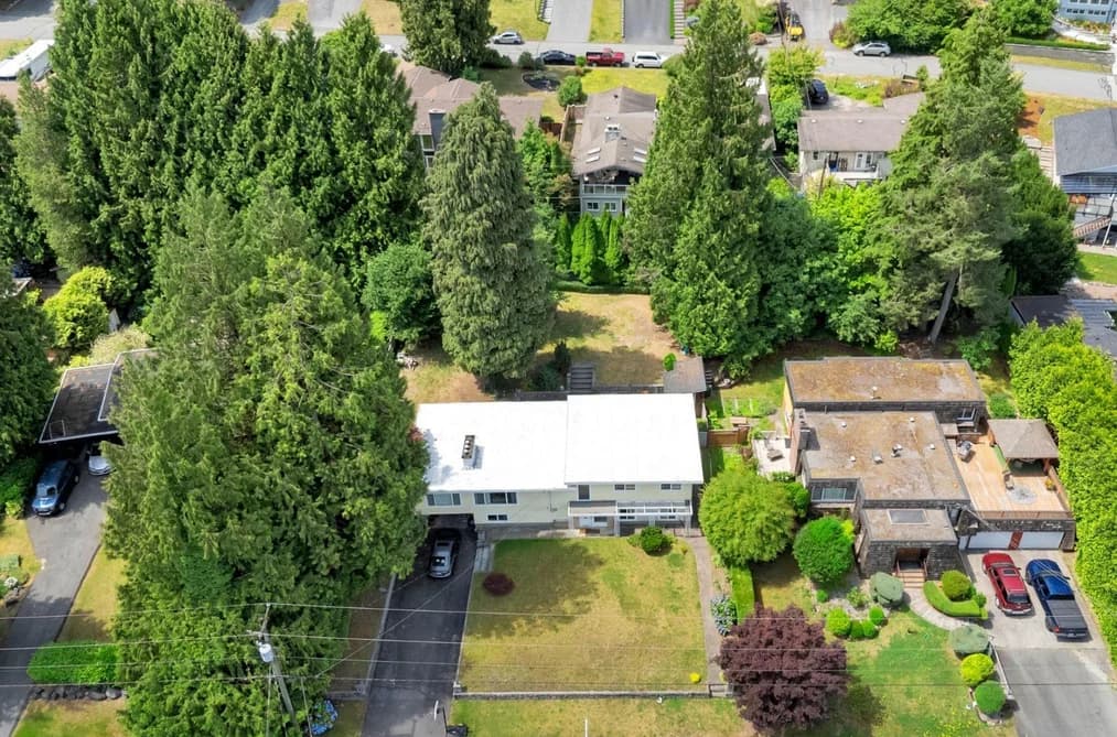 3028 STARLIGHT WAY, Coquitlam, BC — Residential for Sale - Photo 2