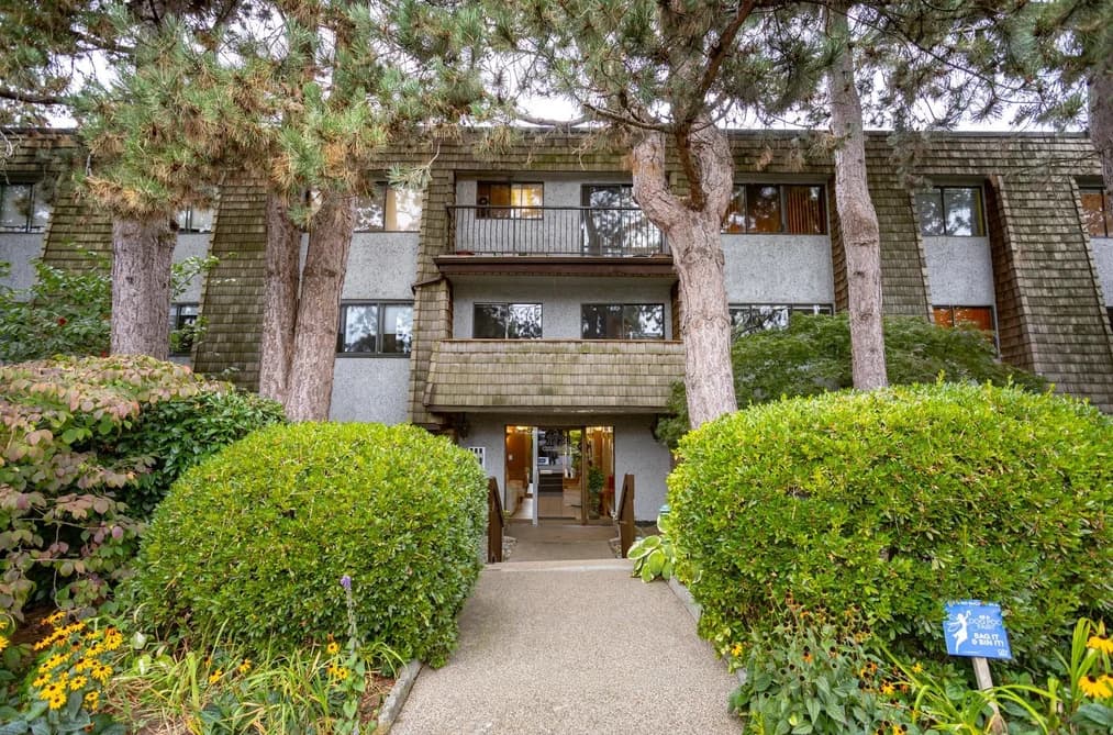 303 1721 ST. GEORGES AVENUE, North Vancouver, BC — Residential for Sale - Main Photo