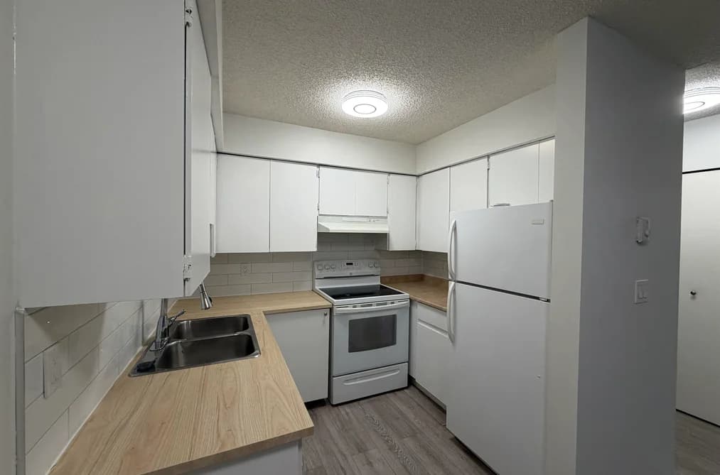 303 1948 COQUITLAM AVENUE, Port Coquitlam, BC — Residential for Sale - Main Photo
