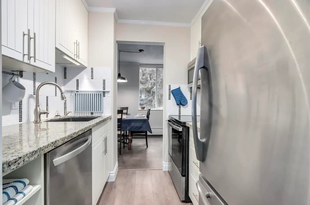 303 2004 FULLERTON AVENUE, North Vancouver, BC — Residential for Sale - Photo 2