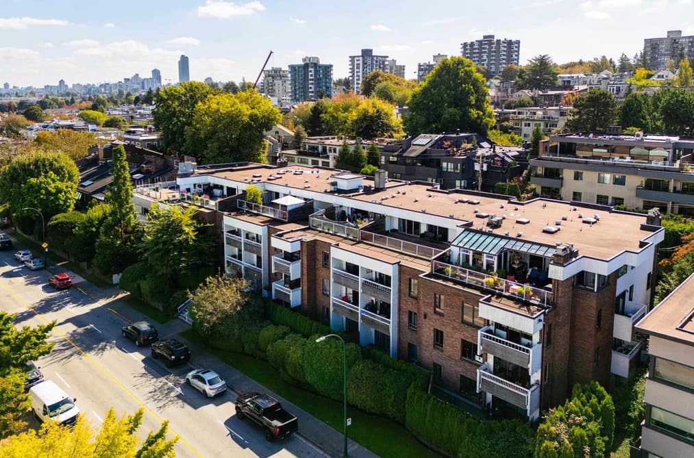 303 2450 CORNWALL AVENUE, Vancouver, BC — Residential for Sale - Photo 2