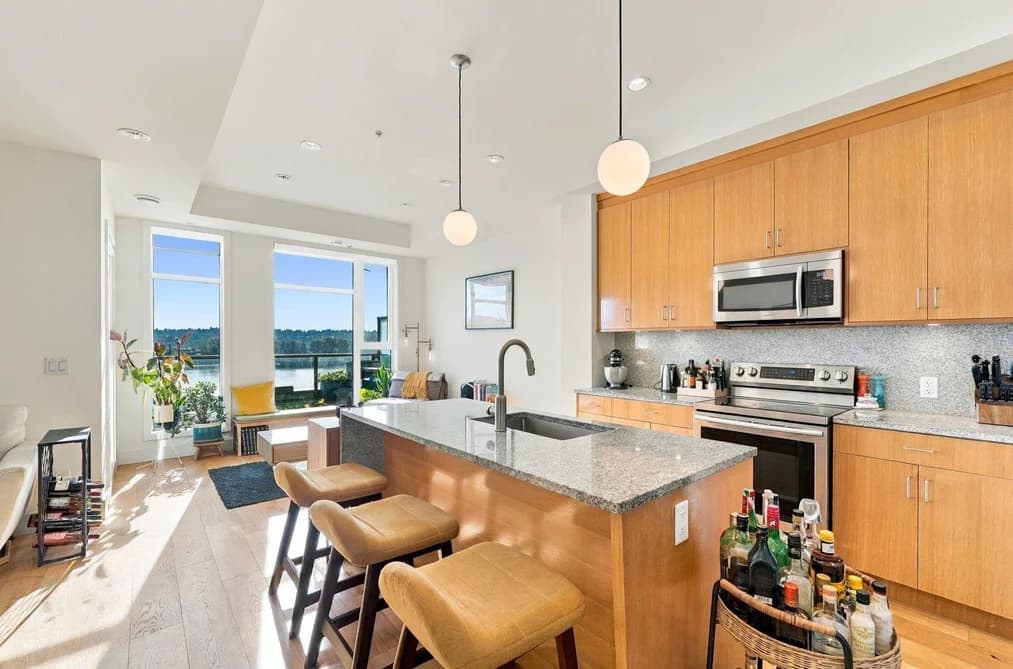 303 250 COLUMBIA STREET, New Westminster, BC — Residential for Sale - Photo 2