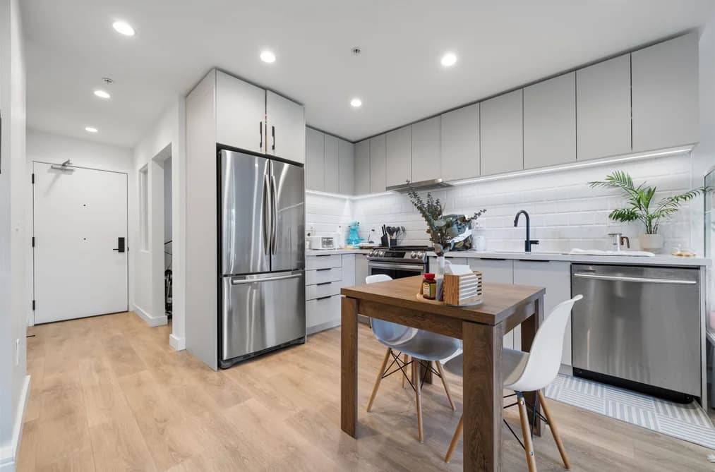303 3038 ST GEORGE STREET, Port Moody, BC — Residential for Sale - Main Photo