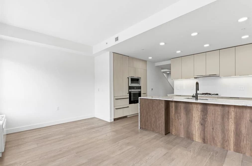 303 3590 W 39TH AVENUE, Vancouver, BC — Residential for Sale - Main Photo