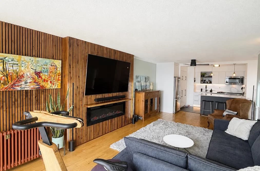 303 441 E 3RD STREET, North Vancouver, BC — Residential for Sale - Photo 2