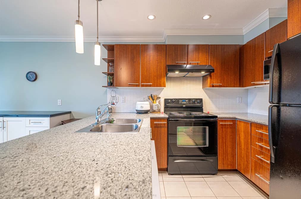 303 4799 BRENTWOOD DRIVE, Burnaby, BC — Residential for Sale - Photo 2