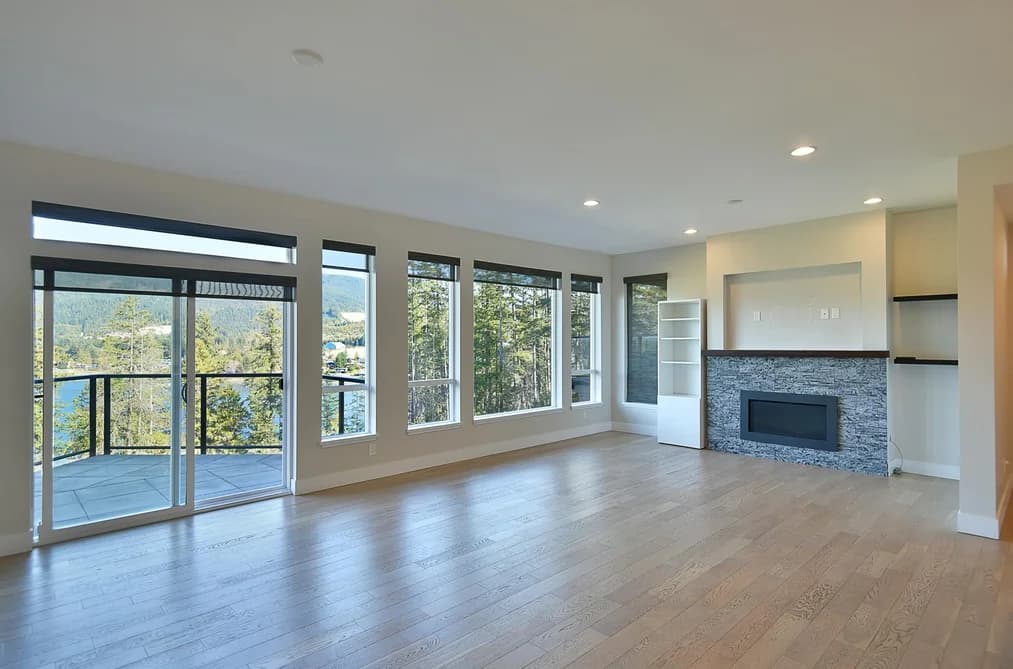 303 5780 MARINE WAY, Sechelt, BC — Residential for Sale - Photo 2