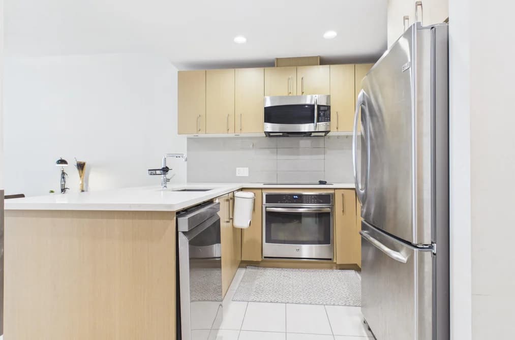 303 5981 GRAY AVENUE, Vancouver, BC — Residential for Sale - Photo 2