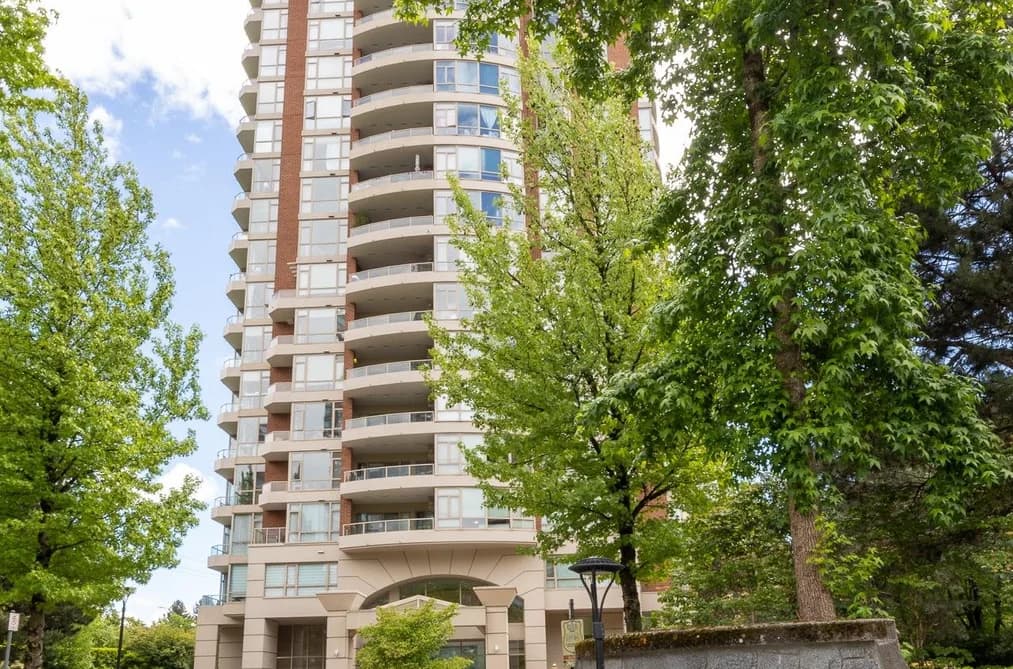 303 6838 STATION HILL DRIVE, Burnaby, BC — Residential for Sale - Main Photo