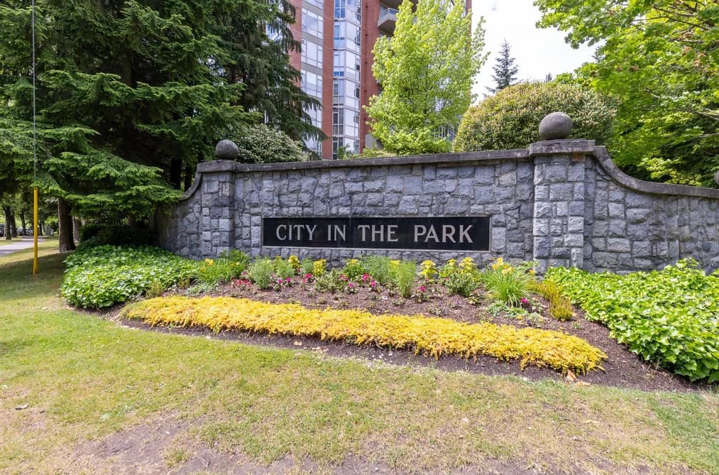 303 6838 STATION HILL DRIVE, Burnaby, BC — Residential for Sale - Photo 2