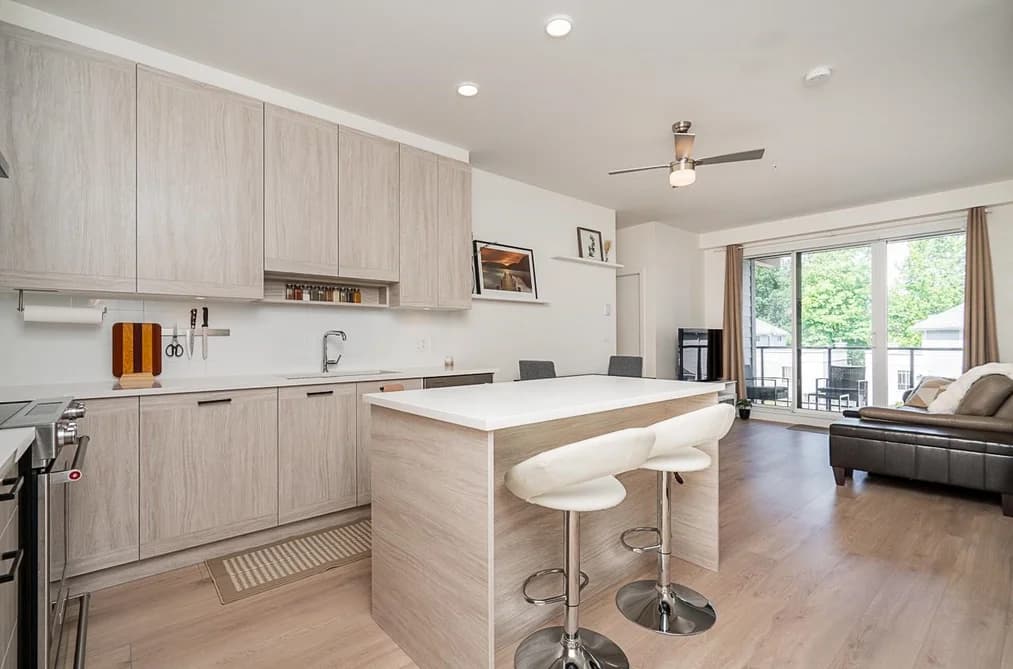 303 7579 16TH STREET, Burnaby, BC — Residential for Sale - Main Photo