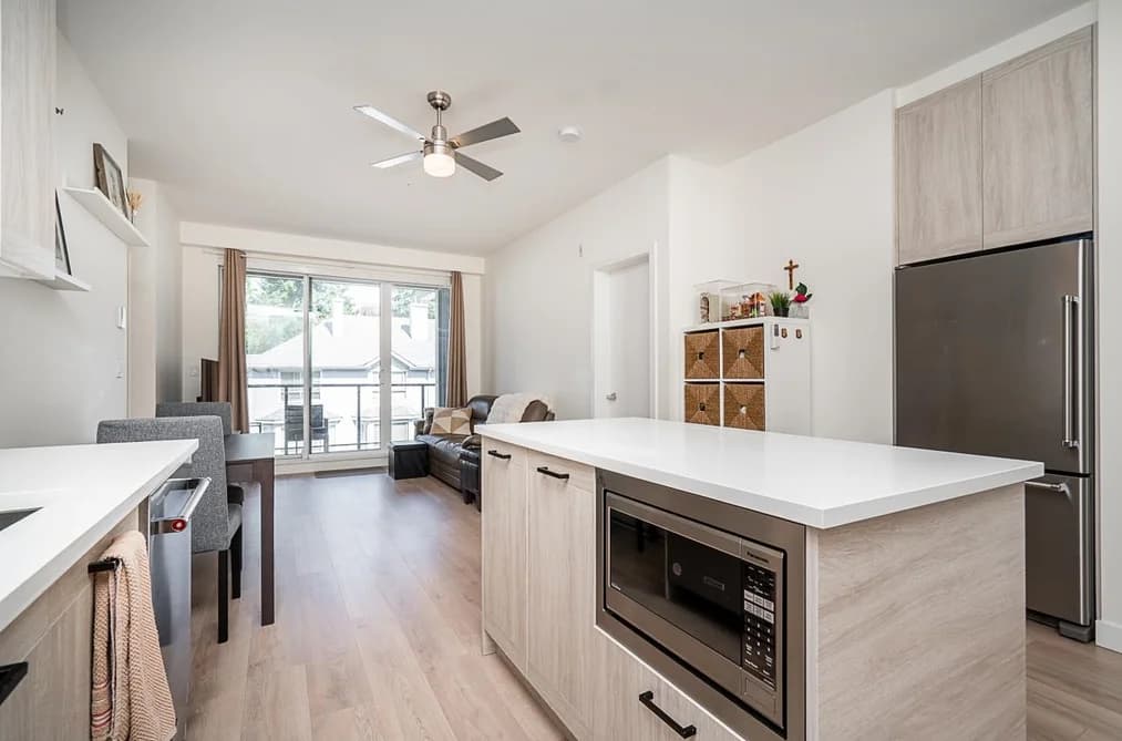303 7579 16TH STREET, Burnaby, BC — Residential for Sale - Photo 2
