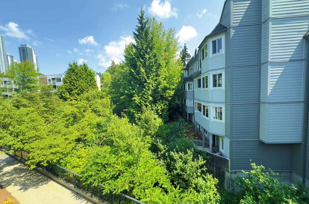 303 9890 MANCHESTER DRIVE, Burnaby, BC — Residential for Sale - Photo 2