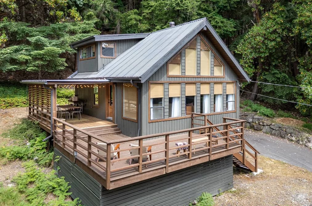 303 WOOD DALE DRIVE, Mayne Island, BC — Residential for Sale - Main Photo