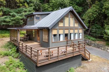 House for sale at 303 Wood Dale Drive Mayne Island British Columbia - MLS: R3135520