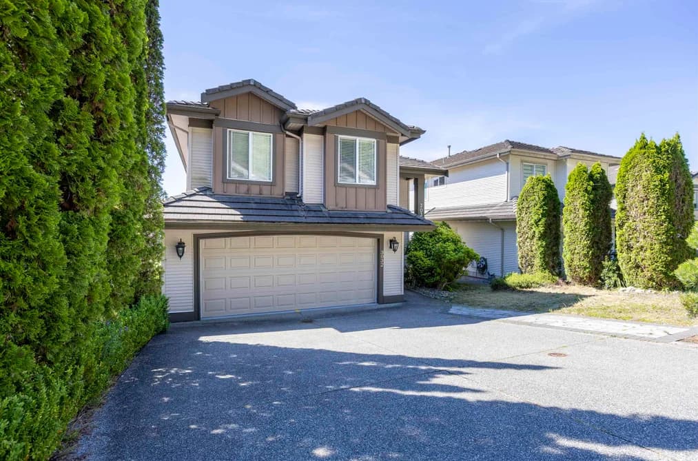 3032 MAPLEWOOD COURT, Coquitlam, BC — Residential for Sale - Photo 2