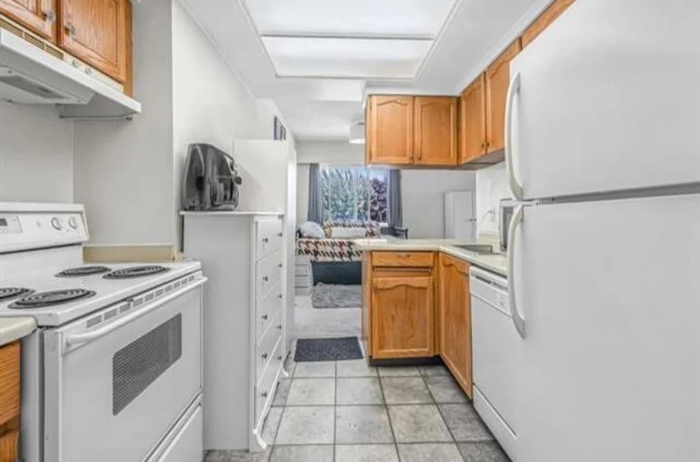 304 13530 HILTON ROAD, Surrey, BC — Residential for Sale - Photo 2