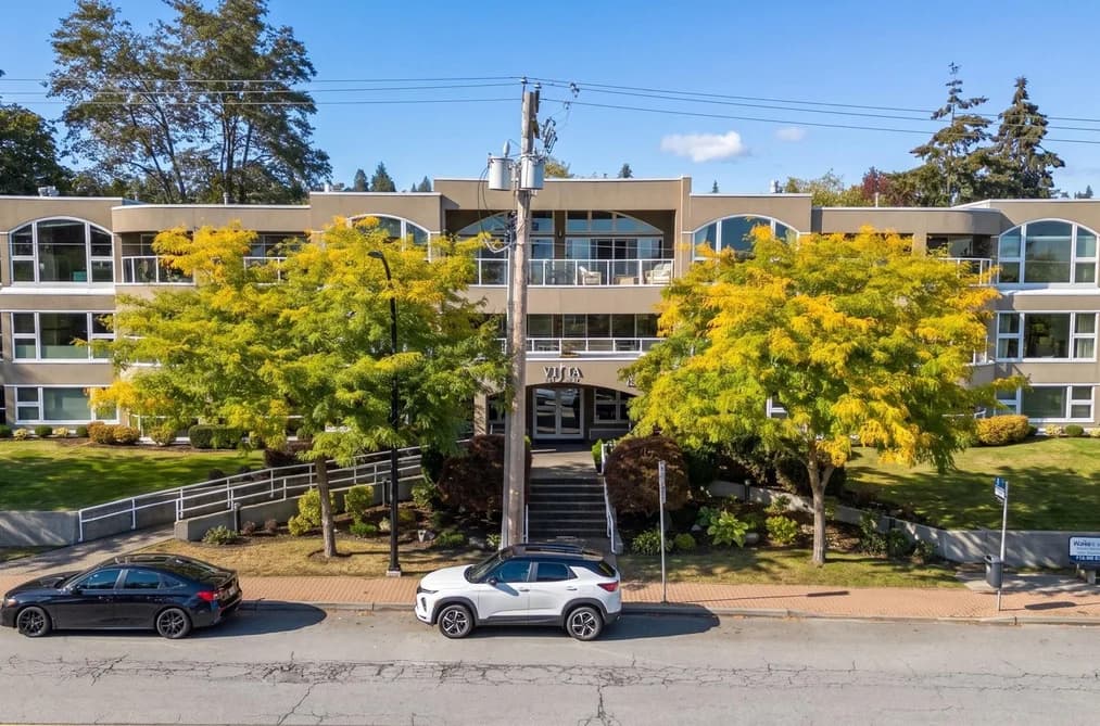 304 15809 MARINE DRIVE, White Rock, BC — Residential for Sale - Main Photo