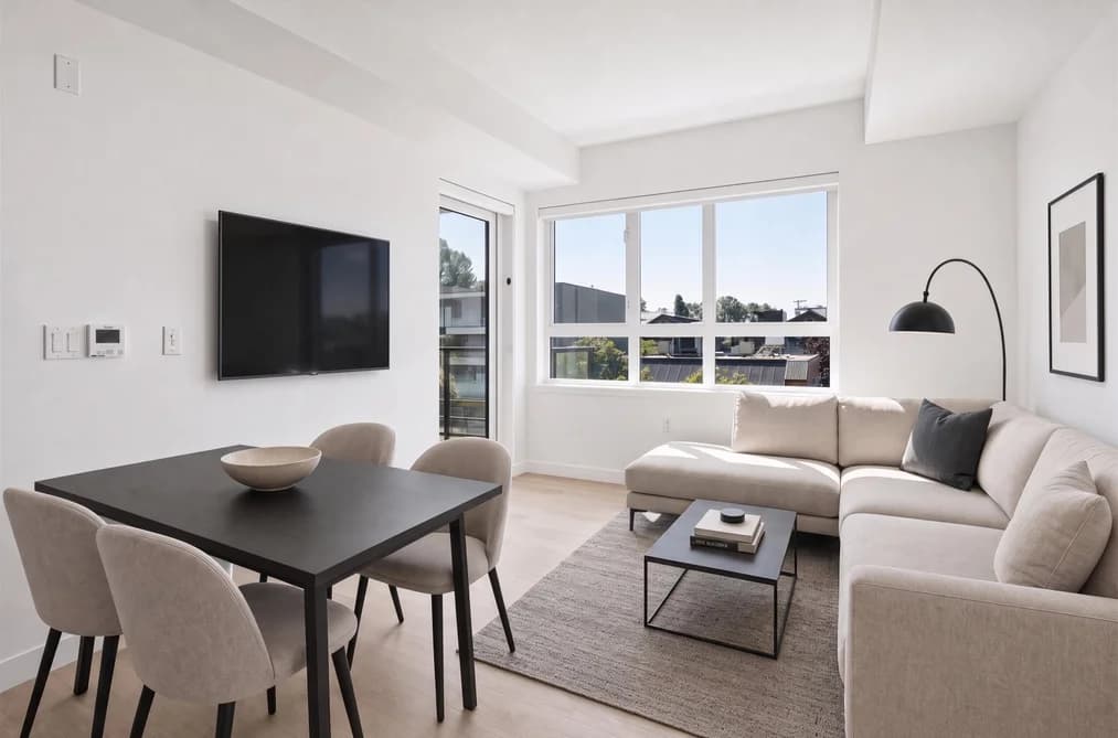 304 - 1616 Lloyd Avenue, North Vancouver, BC - MLS: R3179137 - Photo 1 304 - 1616 Lloyd Avenue, North Vancouver, BC - MLS: R3179137 - Photo 1