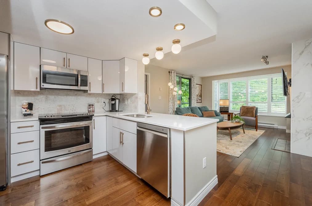 304 220 NEWPORT DRIVE, Port Moody, BC — Residential for Sale - Main Photo