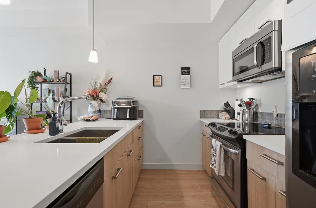 304 2214 KELLY AVENUE, Port Coquitlam, BC — Residential for Sale - Main Photo