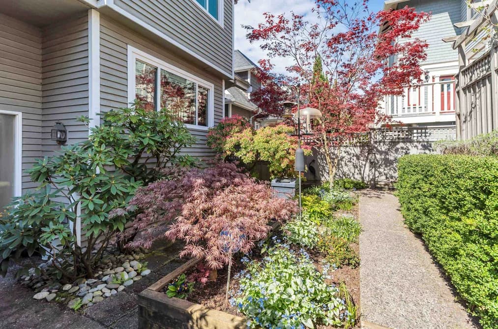 304 223 E KEITH ROAD, North Vancouver, BC — Residential for Sale - Photo 2