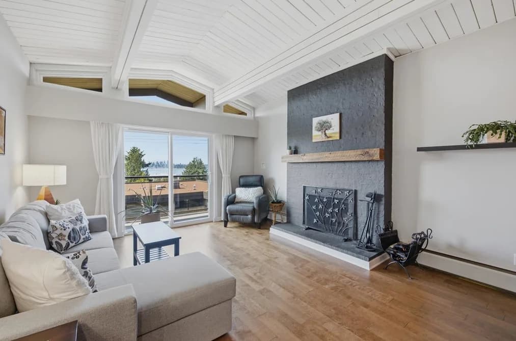 304 325 W 3RD STREET, North Vancouver, BC — Residential for Sale - Main Photo