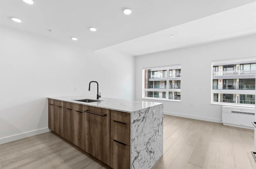 304 3590 W 39TH AVENUE, Vancouver, BC — Residential for Sale - Photo 2