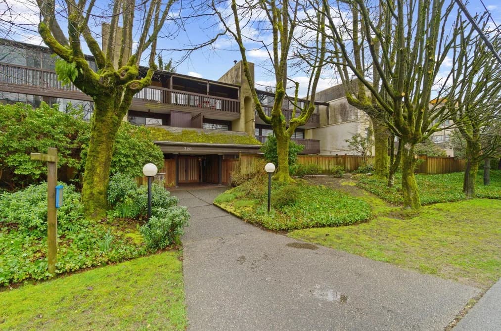 304 720 EIGHTH AVENUE, New Westminster, BC — Residential for Sale - Photo 2