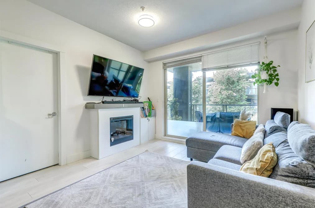 304 7478 BYRNEPARK WALK, Burnaby, BC — Residential for Sale - Main Photo