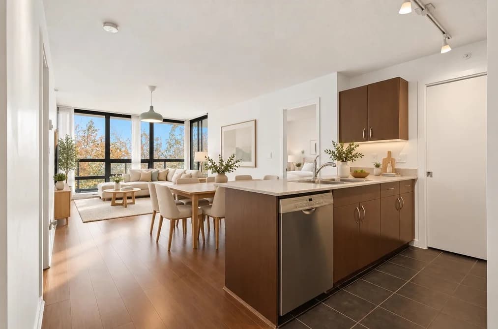 304 933 HORNBY STREET, Vancouver, BC — Residential for Sale - Main Photo