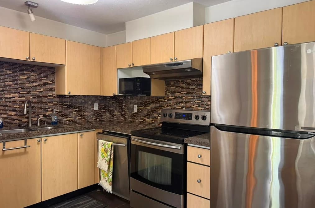 305 10188 155 STREET, Surrey, BC — Residential for Sale - Photo 2