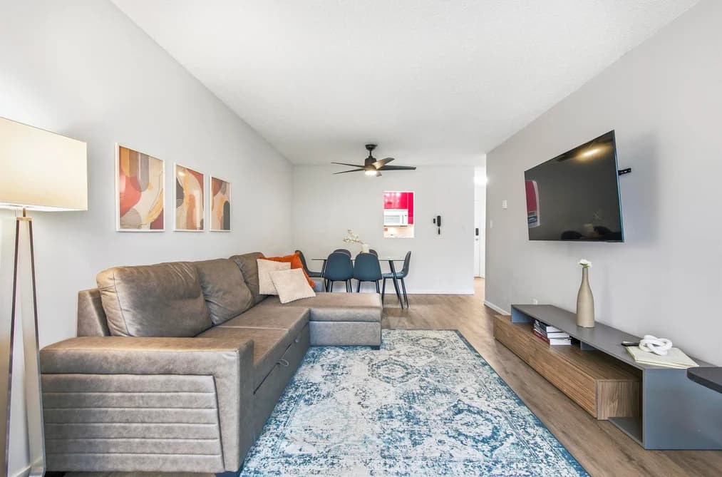 305 1050 HOWIE AVENUE, Coquitlam, BC — Residential for Sale - Photo 2