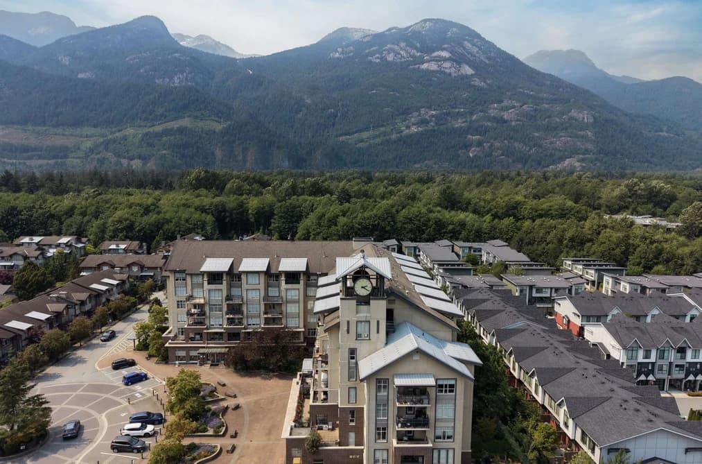 305 1211 VILLAGE GREEN WAY, Squamish, BC — Residential for Sale - Main Photo